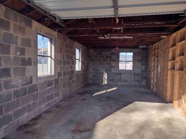 Building Photo - 3348 Smith Valley Rd