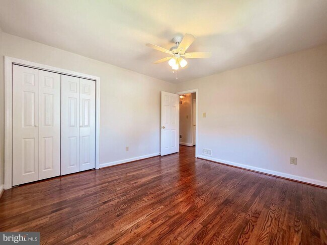 Building Photo - 5818 Fifer Dr