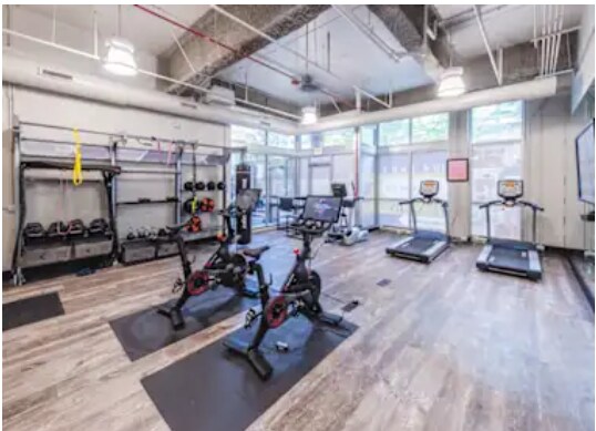 Building Photo - 835 S Wells St