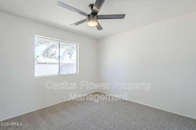 Building Photo - 1708 W Estrella Dr