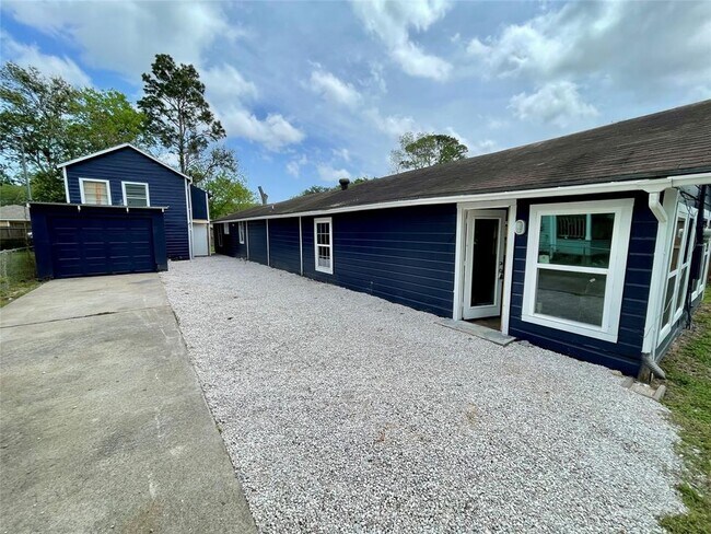 Building Photo - 4711 3rd St