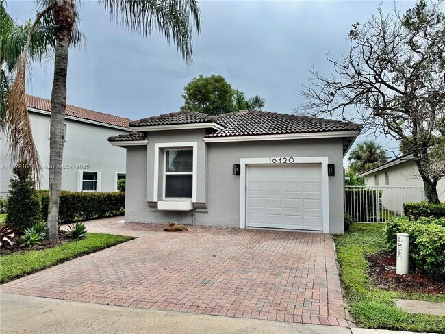 Building Photo - 16420 Sapphire St