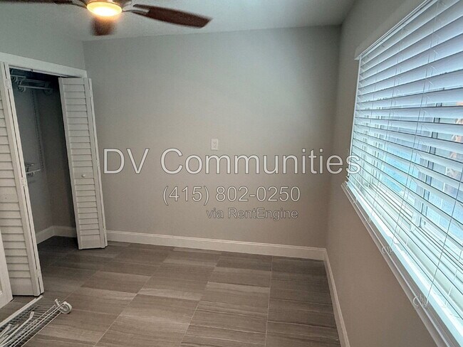 Building Photo - 2802 Pass a Grille Way
