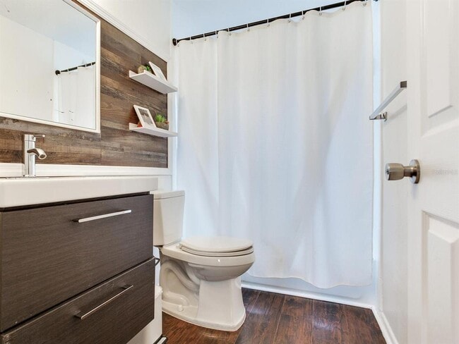 Building Photo - 3219 W San Juan St