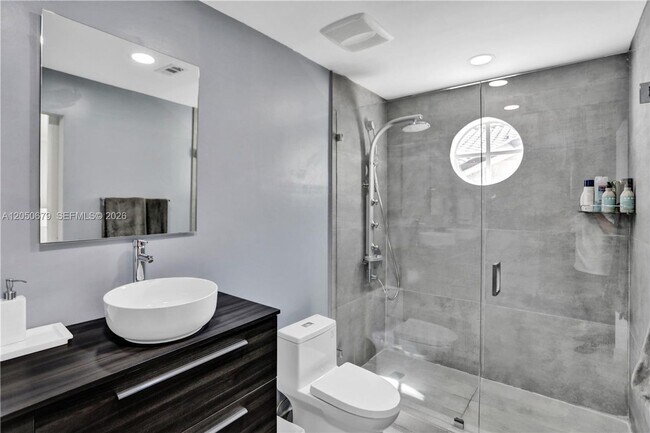 Building Photo - 3135 Gifford Ln