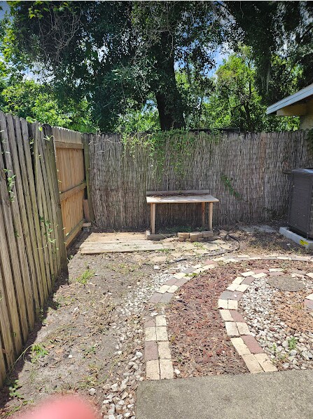 Building Photo - 2109 E Bougainvillea Ave