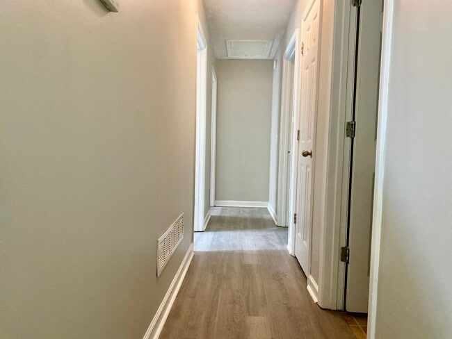 Building Photo - Dallas Rental