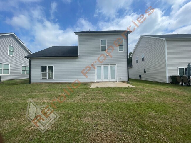 Building Photo - Beautiful 4BD 2.5BA Home w/Primary Suite o...