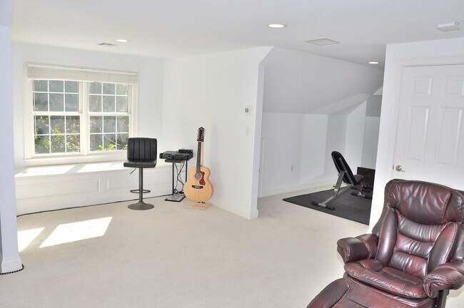 Building Photo - 27 Mellon Rd