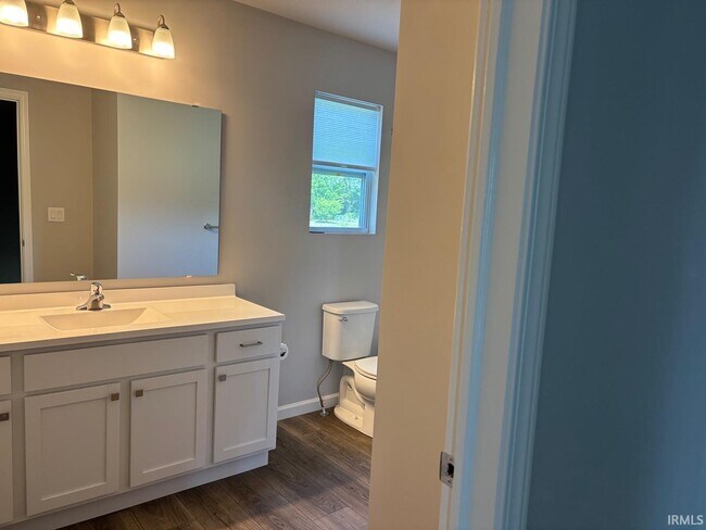 Building Photo - 54271 Stonebridge Dr