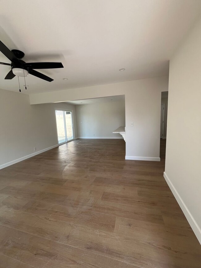 Building Photo - For Rent – Newly Remodeled 3 Bed / 2 Bath ...