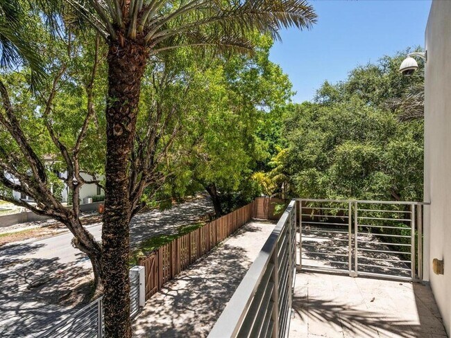 Building Photo - 3917 S Le Jeune Rd