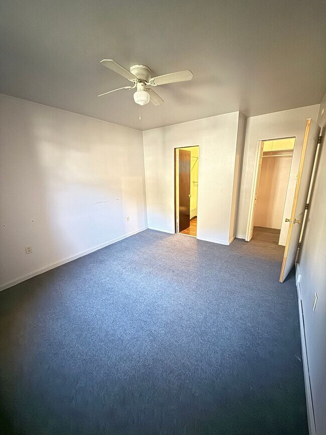 Building Photo - 526 Westinghouse Ave