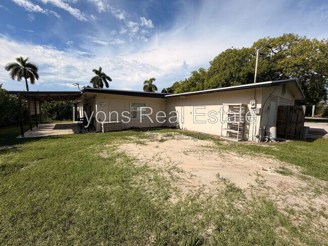 Building Photo - 10621 McGregor Blvd