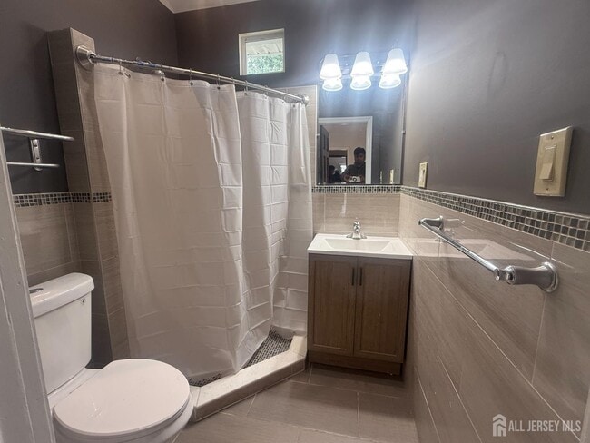 Building Photo - 64 Fiat Ave