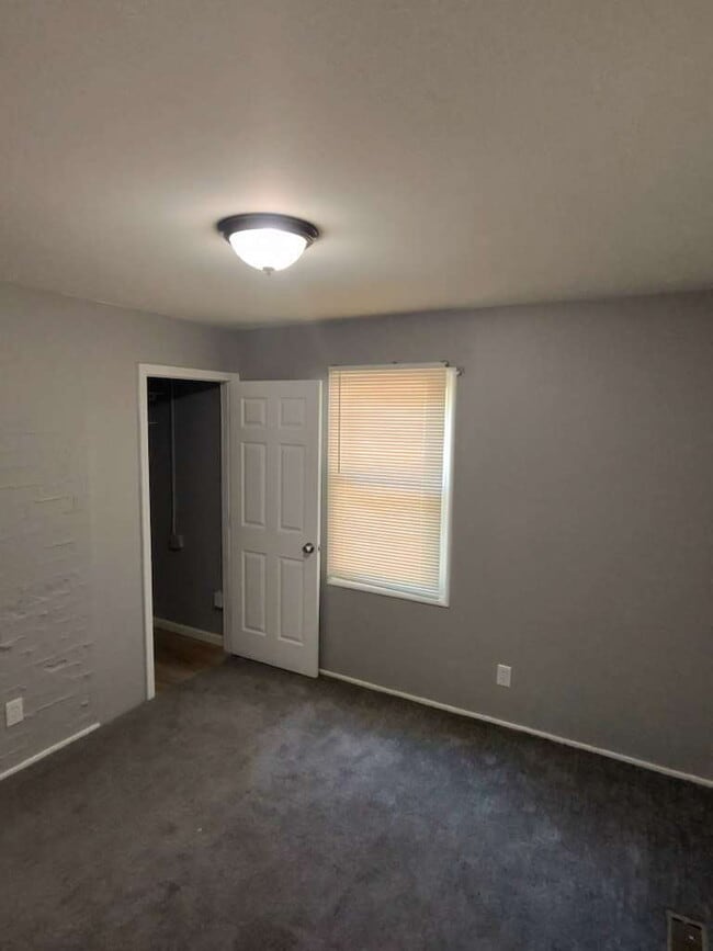 Building Photo - Freshly Updated Florissant Rental – Perfect for Families!