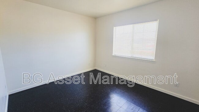 Building Photo - 1770 Garvin Ave