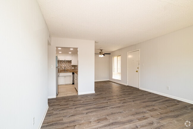 2BR, 1BA - 1,034SF - Marconi Gardens Apartments