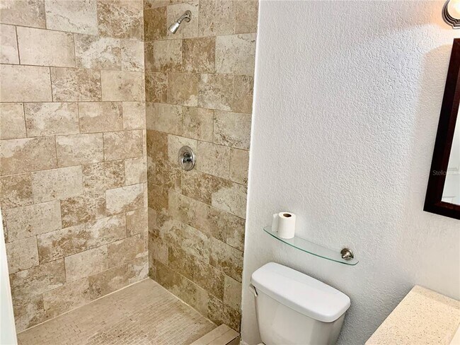 Building Photo - 2038 19th Ave W