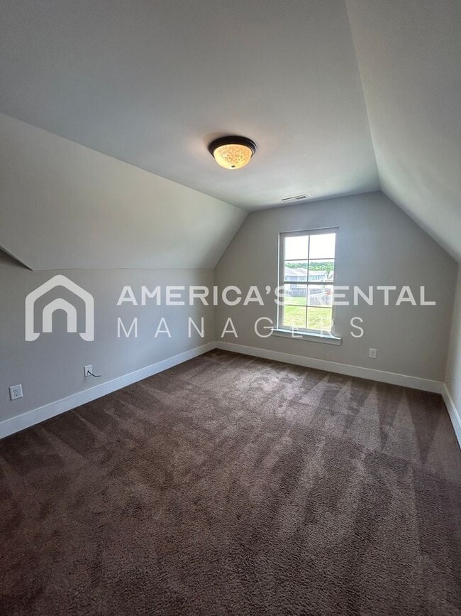 Building Photo - Spacious Home for Rent in Calera! View with 48 Hours Notice!