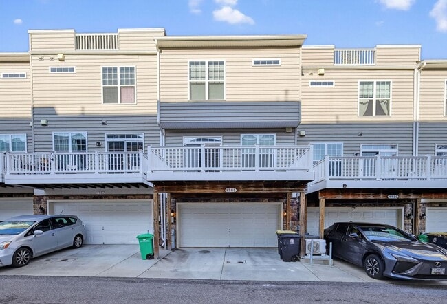 Building Photo - 9908 Wood Edge Wy