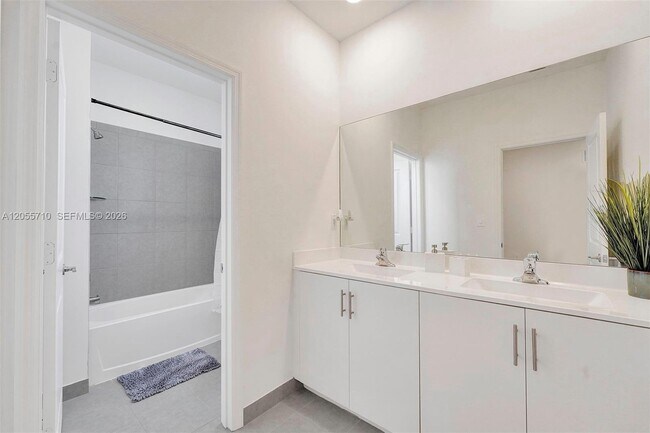 Building Photo - 11904 SW 240th St