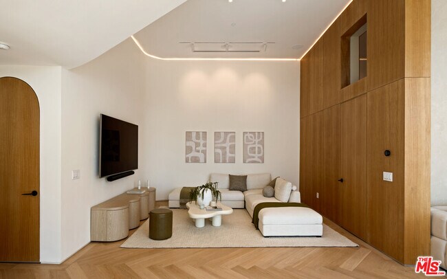 Building Photo - 3699 Alta Mesa Dr