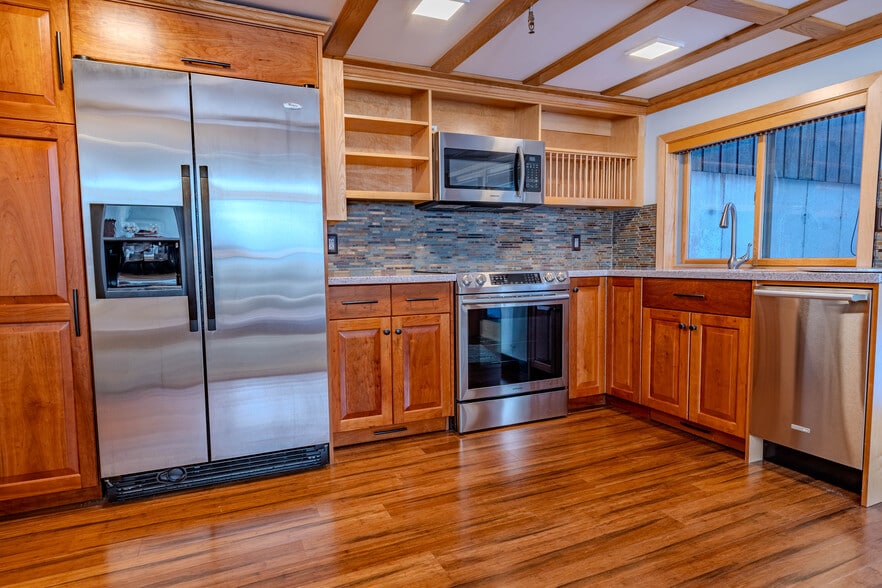 Building Photo - 215 Old Newtown Rd