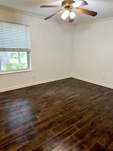 Building Photo - 3424 Glendale Dr