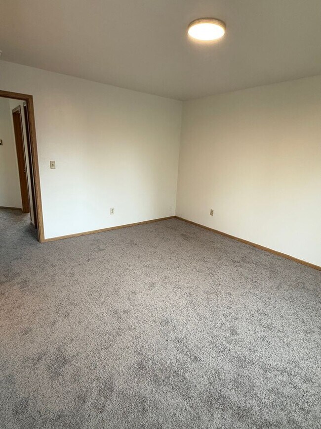 Building Photo - West Anchorage | 3BR 2.5BA | Garage | Pets...