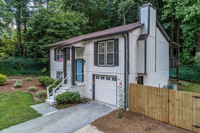 Building Photo - Renovated 4 bed home in Kennesaw w/ Designer Kitchen