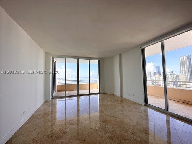 Building Photo - 808 Brickell Key Dr