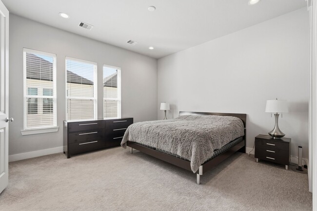 Building Photo - 3113 Paul Quinn St