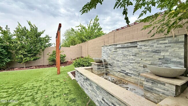 Building Photo - 5420 W Desert Hollow Dr