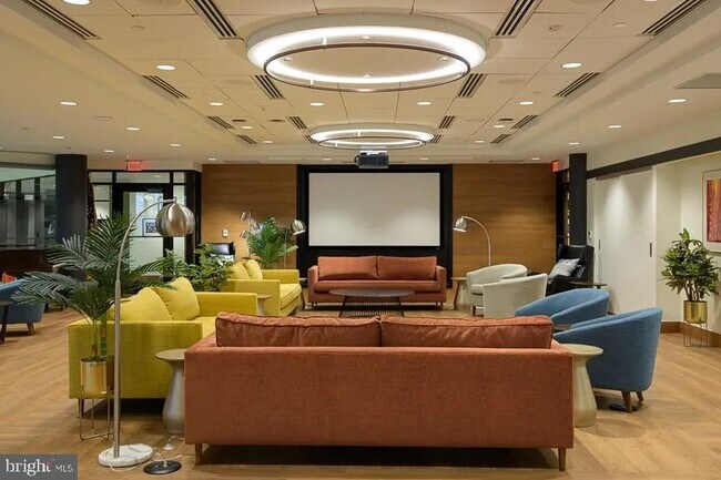 Building Photo - 5903 Mt Eagle Dr