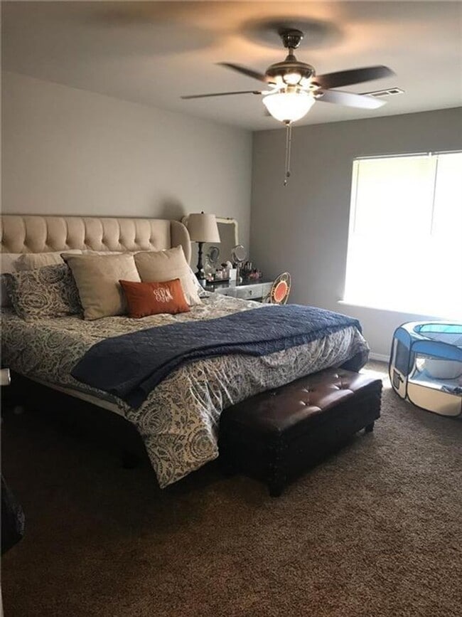 Building Photo - Nice House in E Fayetteville