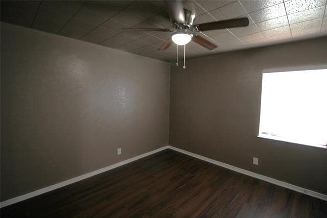 Building Photo - 3130 S Llewellyn Ave