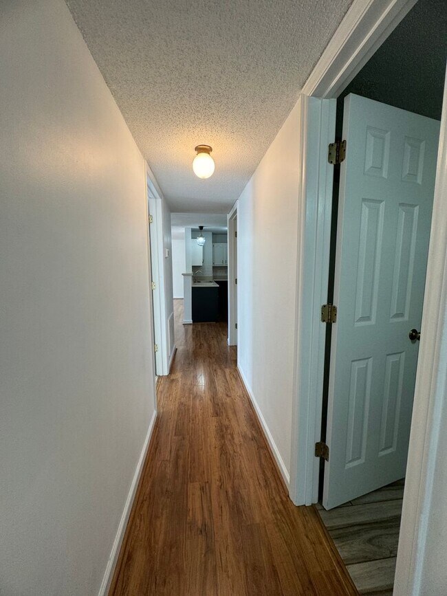 Building Photo - 2BR 2BA Condo beside Greenway