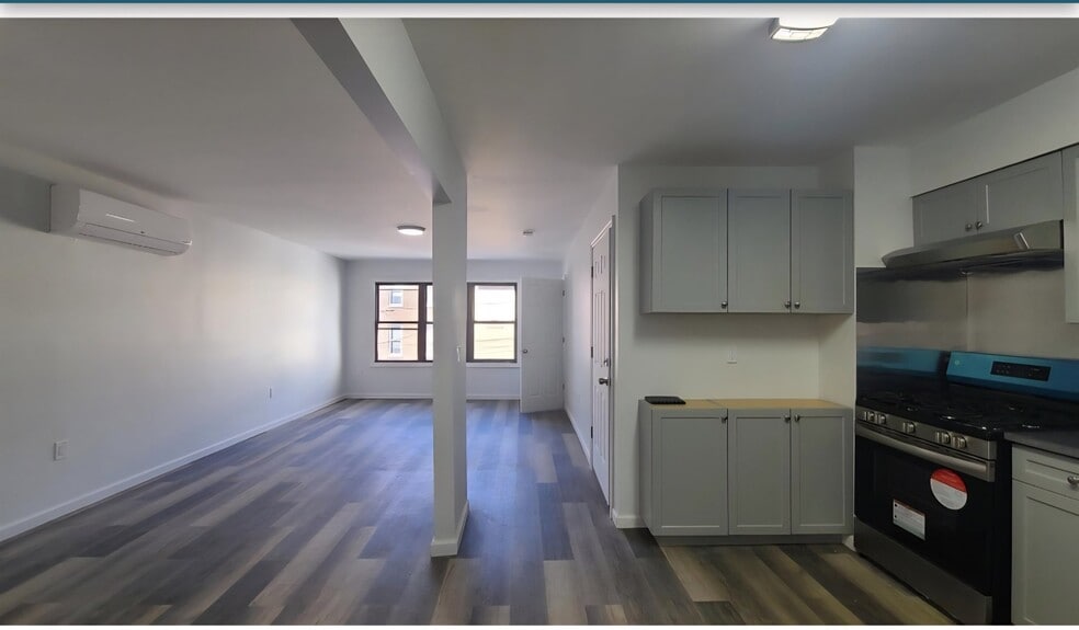 Building Photo - 150 New York Ave