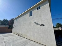 Building Photo - 147 E 59th St
