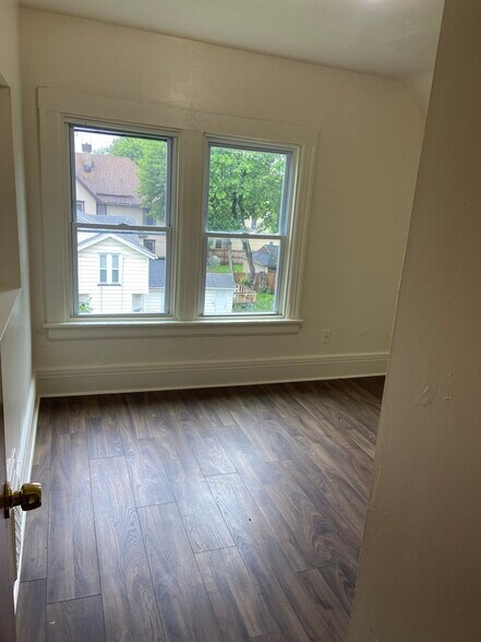 Building Photo - 110 Ambrose St