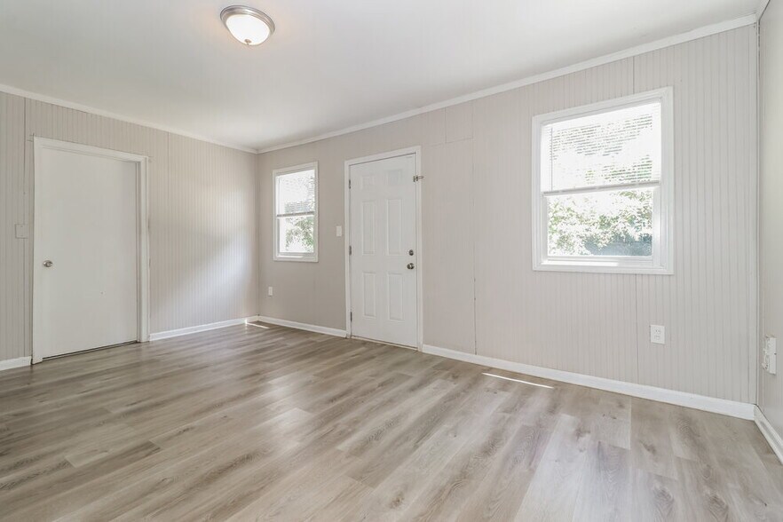 Building Photo - 1255 Skyhaven Rd SE