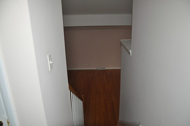 Building Photo - 504 Michael Manor