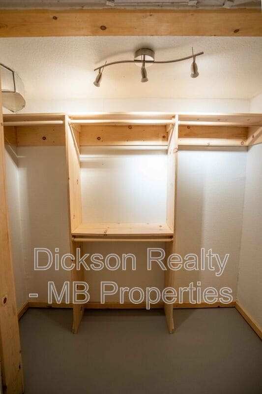 Building Photo - 1060 Whitaker Dr