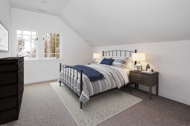 Building Photo - 162 Danbury Rd