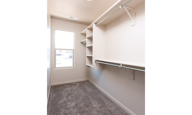 Building Photo - 3 Bedroom Townhome in The Cottages at Foss...