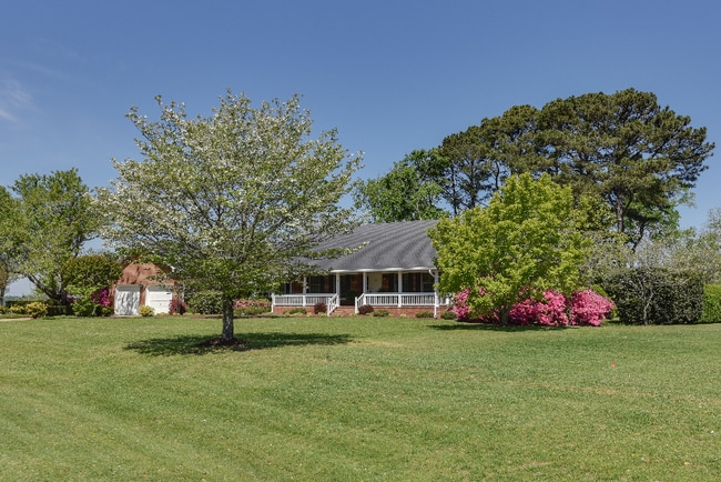 Building Photo - 4241 Rivercliff Crescent W