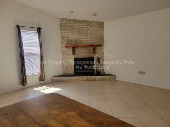 Building Photo - 11609 Shady Tree Pl