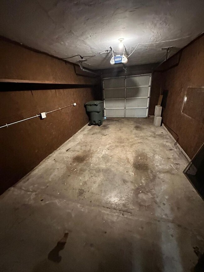 Building Photo - 1500 N Grant Dr