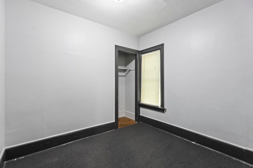bedroom 3 - 2514 N Oakland Ave